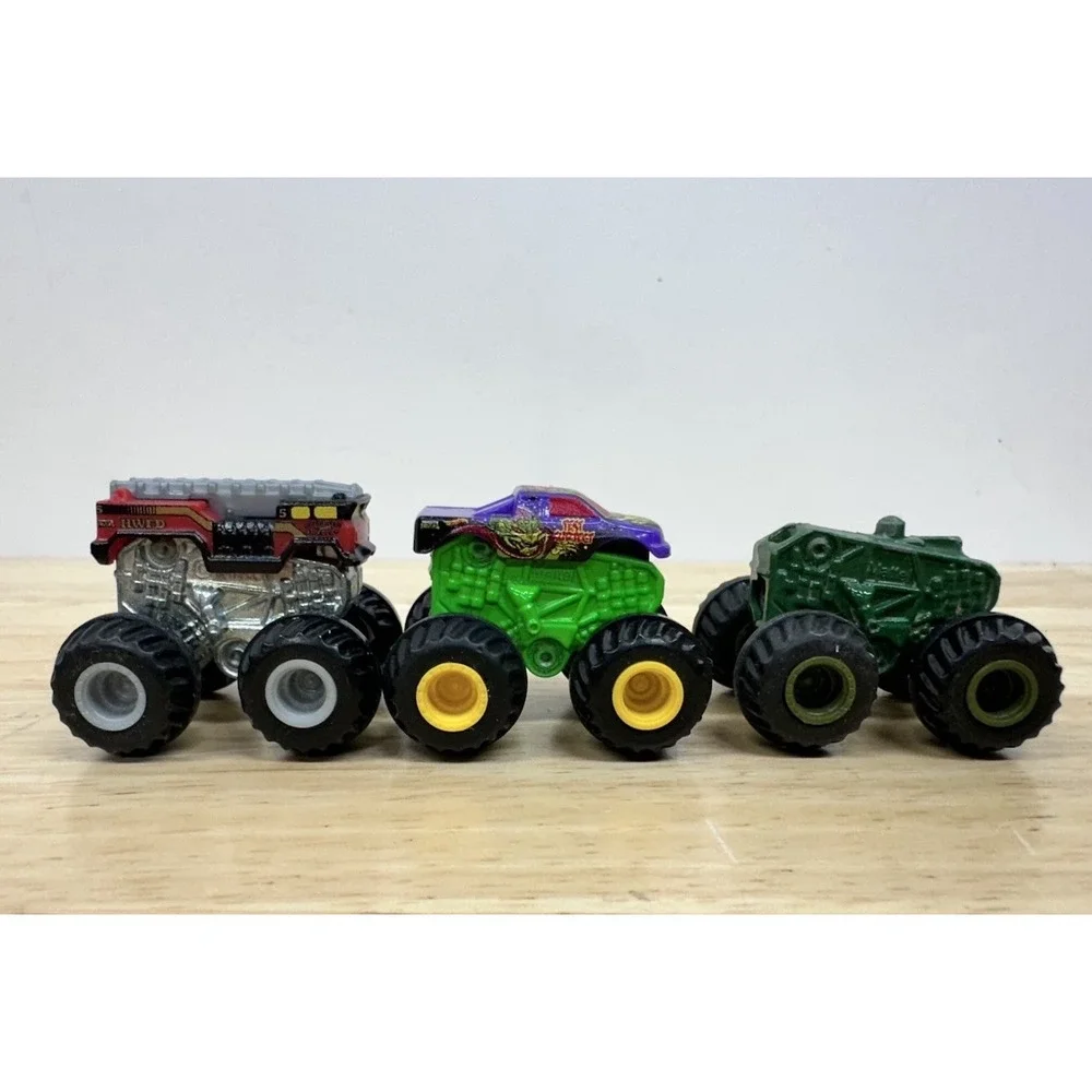 Monster Jam Minis Bundle of 7 Spin Master 1:87 Scale Diecast Trucks Toys